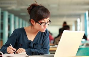 College Crunch: Tricks to Fit More Credits into Your Schedule | Guest post from Brooke Chaplan | JLV College Counseling Blog